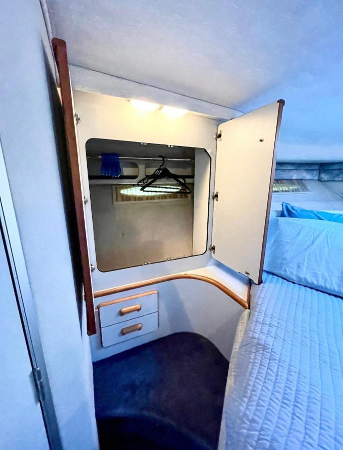 Yacht Hotel Barcelona سان أدريان دي بيزوس المظهر الخارجي الصورة