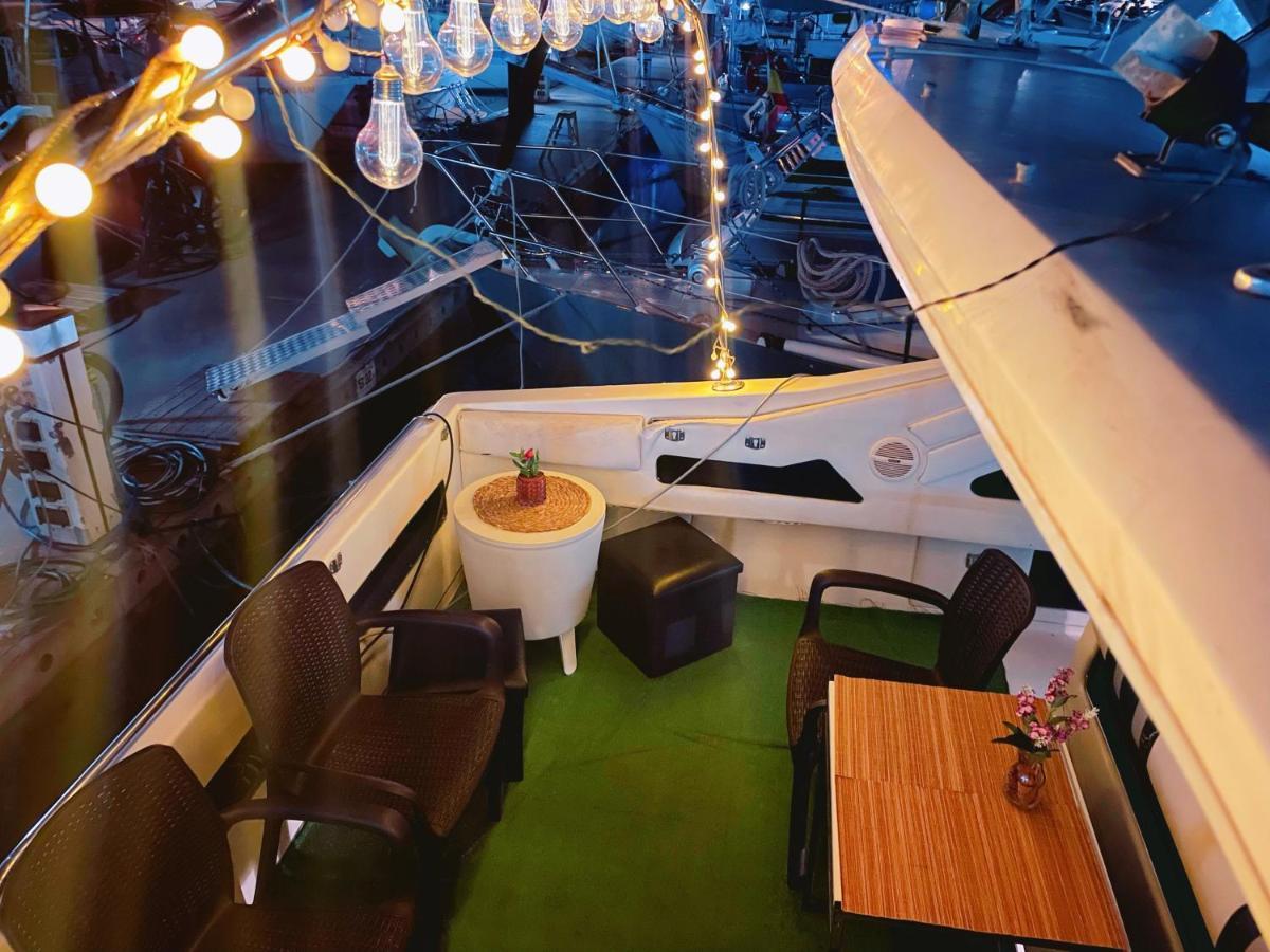 Yacht Hotel Barcelona سان أدريان دي بيزوس المظهر الخارجي الصورة