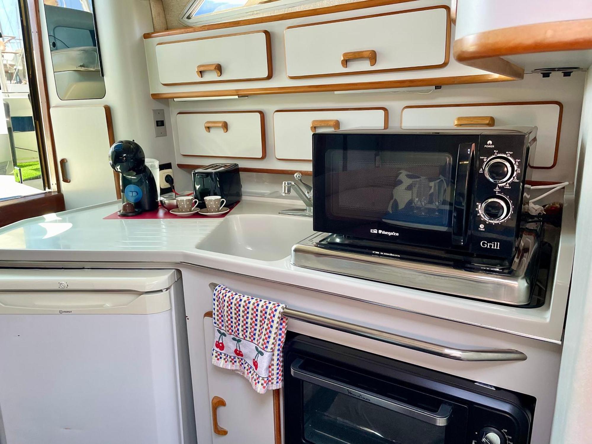 Yacht Hotel Barcelona سان أدريان دي بيزوس المظهر الخارجي الصورة